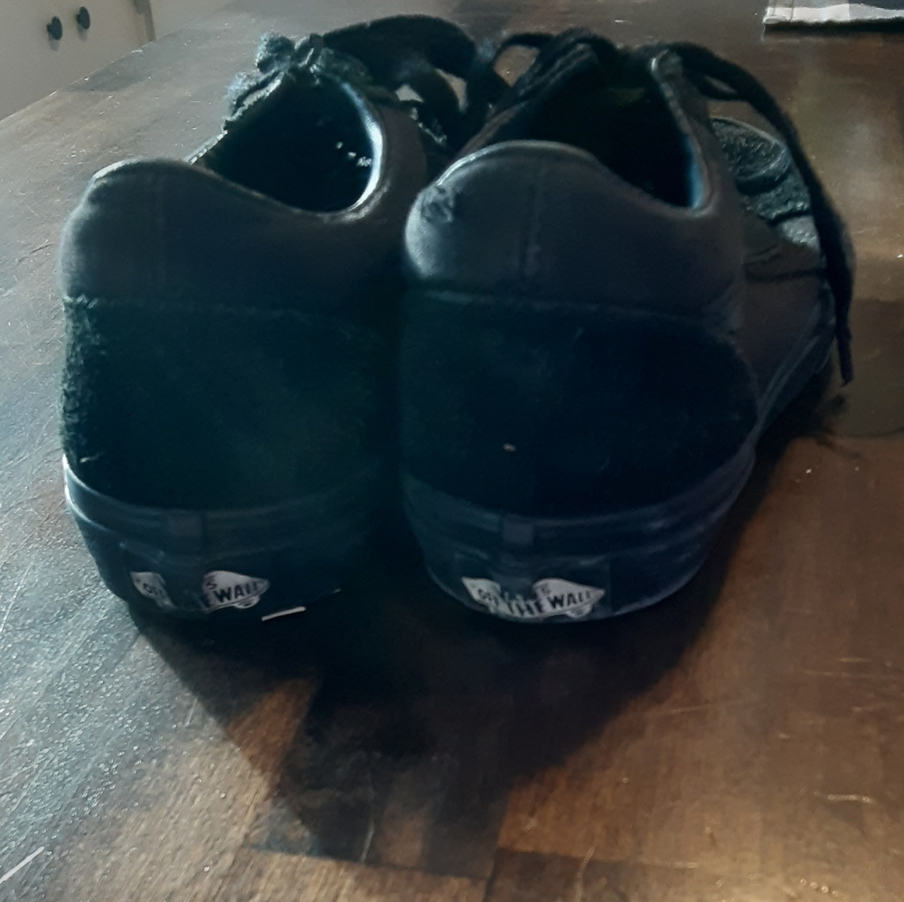 Vans - Picture 3 of 5